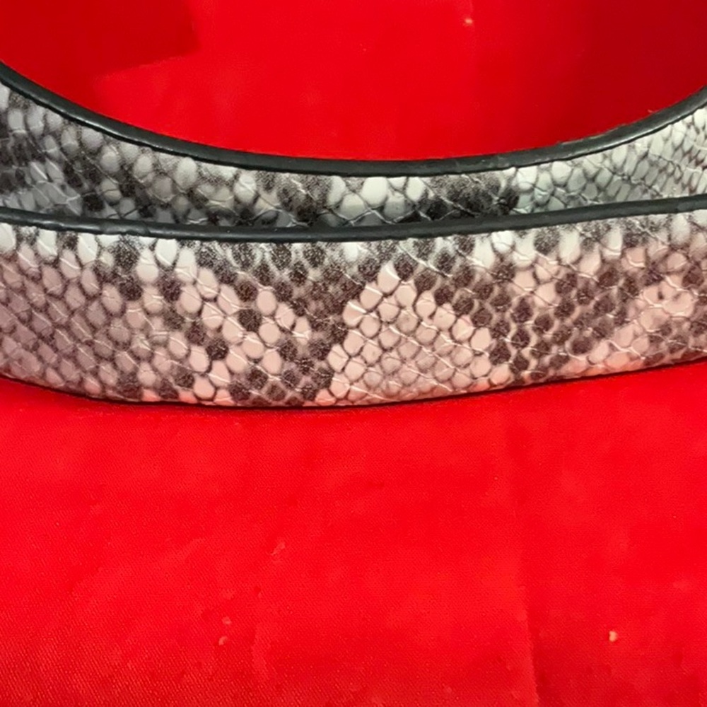 NWT 🎉HOST PICK🎉 Calvin Klein Snake Print Belt - Size XL - Picture 2 of 16